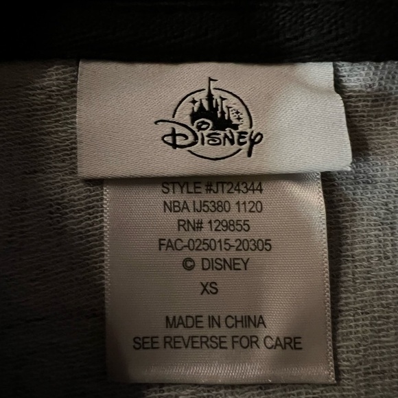 DISNEY - WOMENS PULLOVER CROP HOODIE SIZE XS -WALT DISNEY WORLD PATTERN - Picture 11 of 11